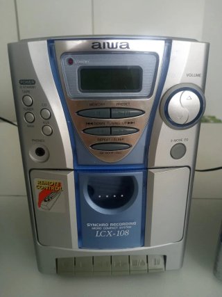 Mini cadena Aiwa azul y plata