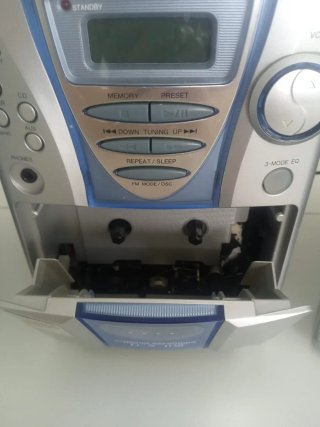 Mini cadena Aiwa azul y plata
