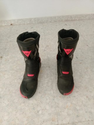 Botas y Guantes Dainese