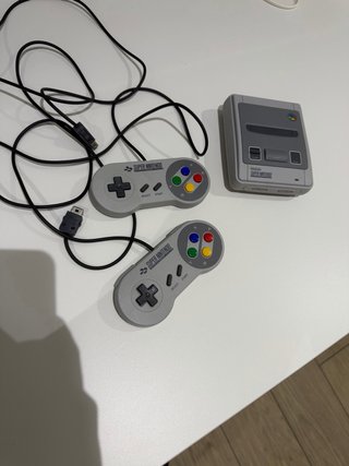 Super Nintendo con 2 mandos