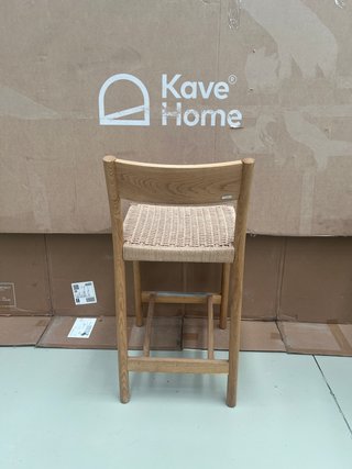 Sgabello Yalia Kave Home con schienale