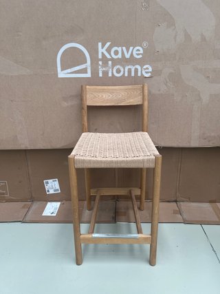 Sgabello Yalia Kave Home con schienale