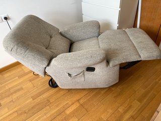 Sillón reclinable eléctrico gris