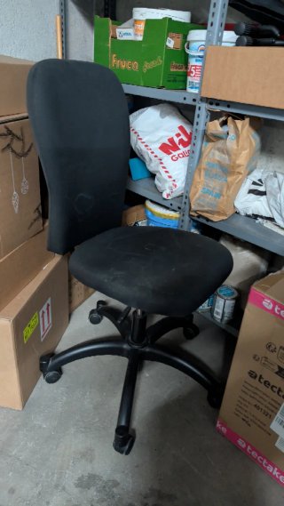 Silla de oficina negra