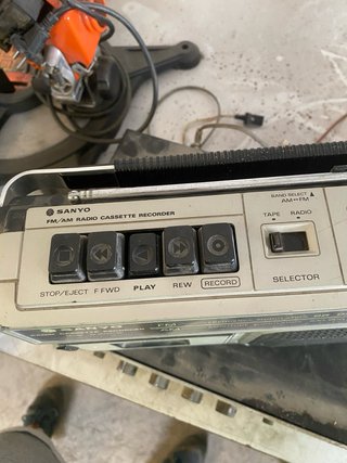 Radio Casete Sanyo M2560-2F Años 70 funciona