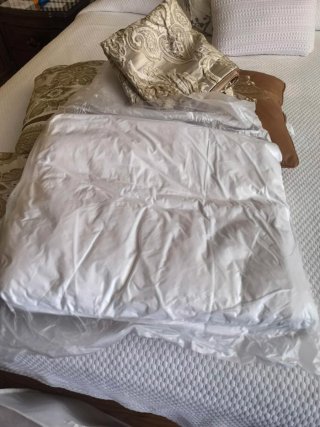 Edredón de lujo beige y dorado cama 150