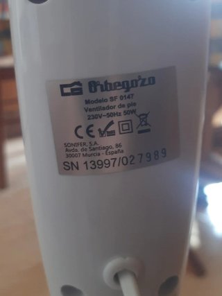 Ventilador Orbegozo Blanco y Gris.