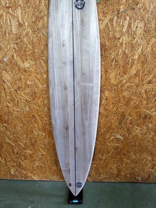 Tabla de surf de madera sostenible