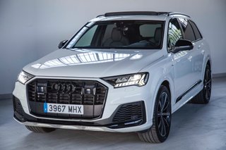Audi Q7 Black line plus 50 TDI 210kWq. tip.