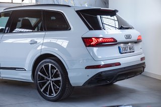 Audi Q7 Black line plus 50 TDI 210kWq. tip.