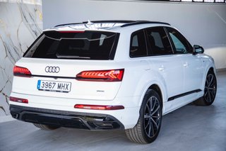Audi Q7 Black line plus 50 TDI 210kWq. tip.