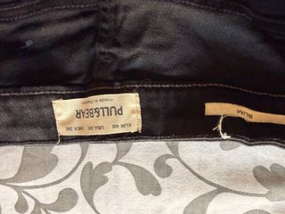 Pantalón corto Pull&Bear negro desgastado