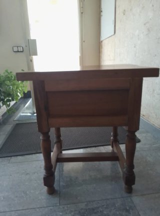 Mesilla de noche de madera