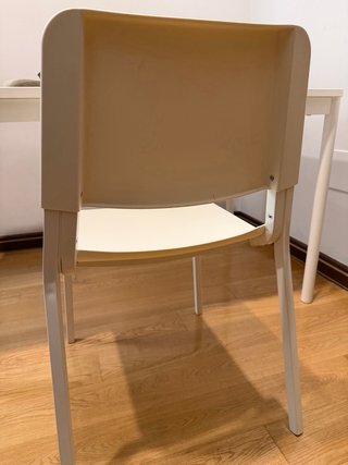 Mesa IKEA Blanca + 2 Sillas