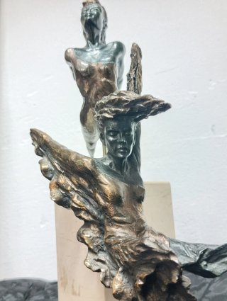 Figura Danza Carosa Disseny Bronce