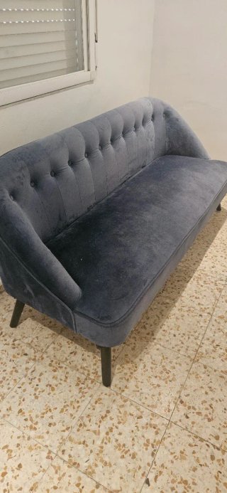 Sofá vintage aterciopelado