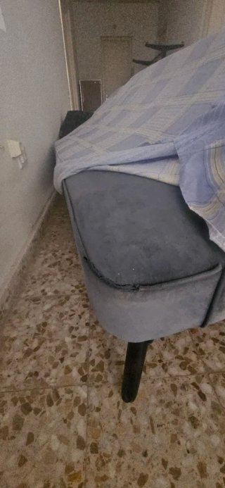 Sofá vintage aterciopelado