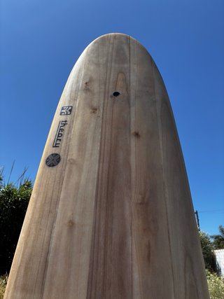 Tabla de surf madera hueca sostenible