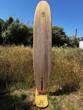 Tabla de surf madera hueca sostenible