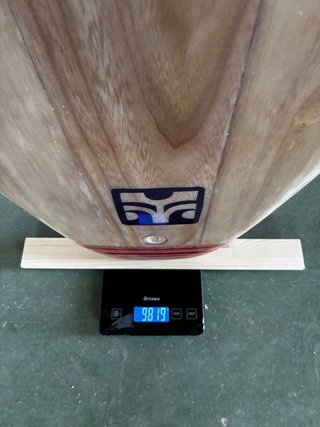 Tabla de surf madera hueca sostenible