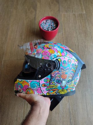 Casco integral moto talla S diseño colorido