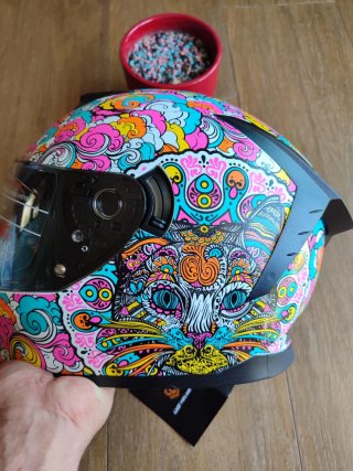 Casco integral moto talla S diseño colorido