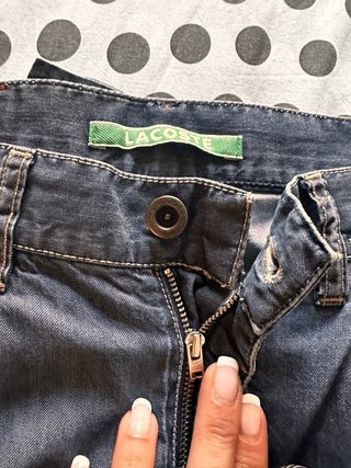 Pantalones vaqueros Lacoste azules y beige