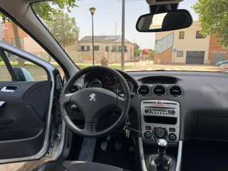 Peugeot 308 2015