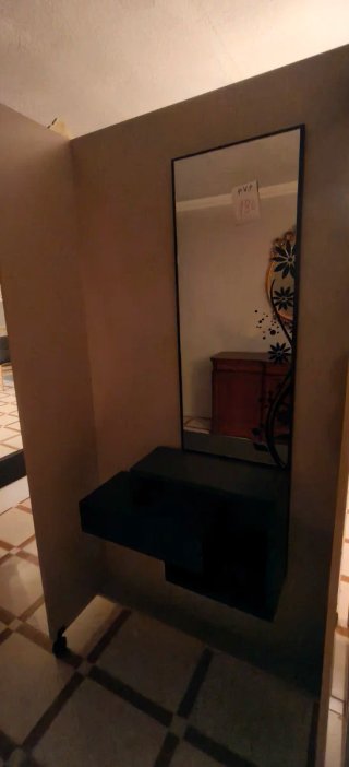 Todo tipo de muebles, sillas, lamparas,mesas,etc..