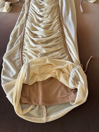 Vestido largo fiesta asimétrico crema Talla S