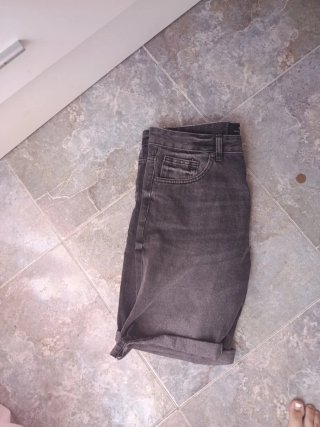 Pantalón corto vaquero negro Talla 44
