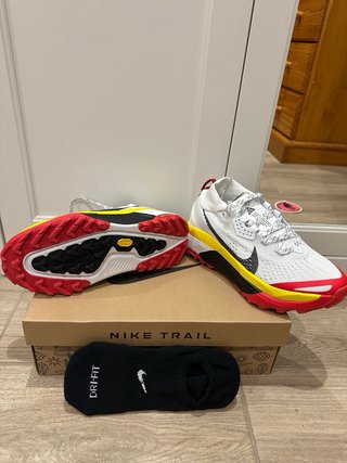 Nike Trail Zapatillas Blancas y Rojas