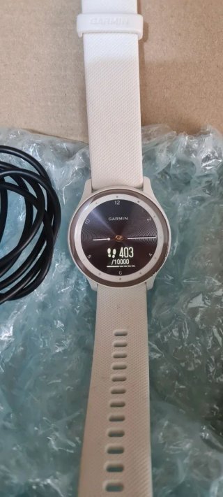 Garmin Vivomove Sport: Smartwatch