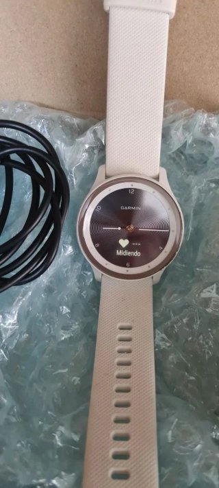 Garmin Vivomove Sport: Smartwatch