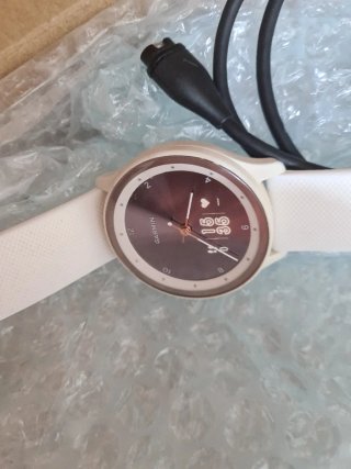 Garmin Vivomove Sport: Smartwatch