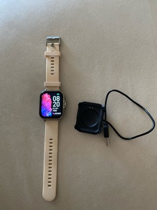 Reloj Inteligente Beige y Plateado