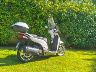 Honda SH300i 300cc Maxi Scooter