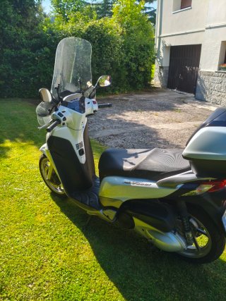 Honda SH300i 300cc Maxi Scooter