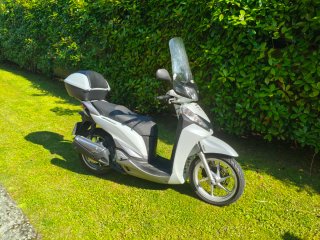 Honda SH300i 300cc Maxi Scooter