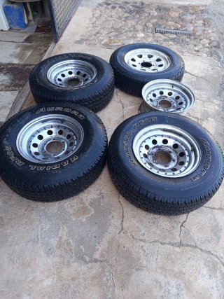 Llantas Nissan Patrol 30x9.50R15LT