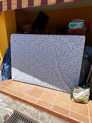 Somier de láminas con colchón de muelles