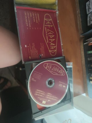 Lote 2 CDs: Def Leppard y Crowded House