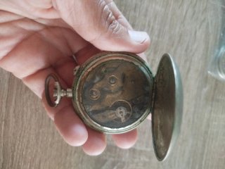 Reloj de bolsillo antiguo para restaurar