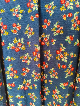Vestido Springfield floral azul y rosa