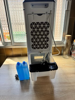Climatizador Portátil Negro y Blanco