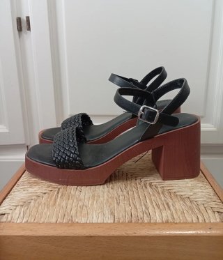 Sandalias negras de Primark