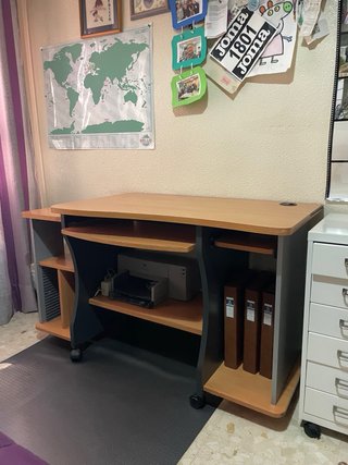 Set Cama, 2 Escritorios, 2 Sillas y 4 cajoneras