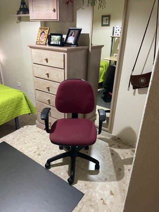 Set Cama, 2 Escritorios, 2 Sillas y 4 cajoneras