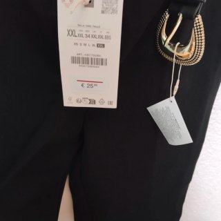 Pantalón negro Zara Talla XXL / 44 Con cinturón.