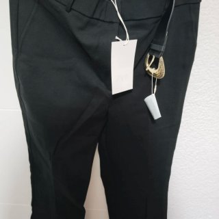 Pantalón negro Zara Talla XXL / 44 Con cinturón.